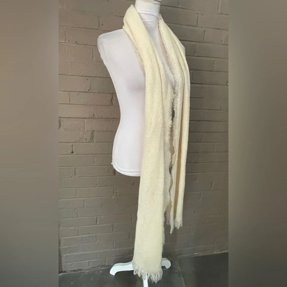 Celtic Irish Lambswool blend Ivory Scarf NWT